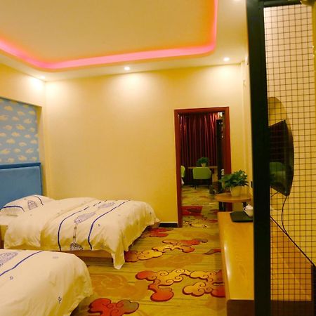 Kunming Mengda Holiday Hotel Exterior foto